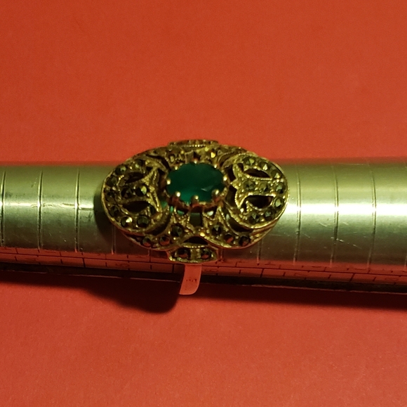 Vintage 925 Sterling Sliver Oval Emerald & Rhinestone Ring - Picture 3 of 6